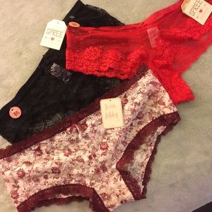 Bundle of 3 lacy underwear